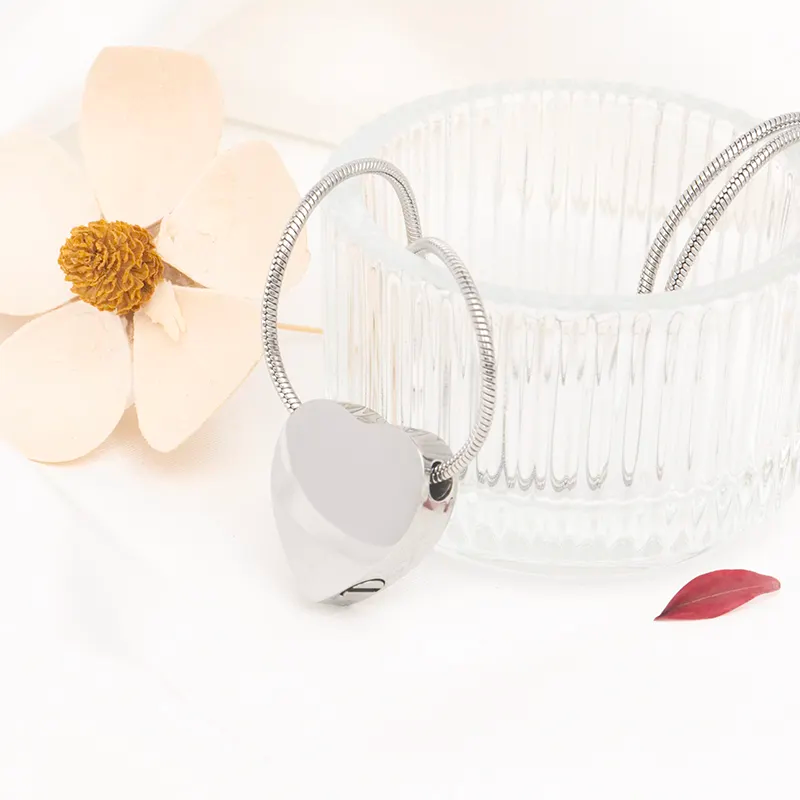 Silver Heart Pendant Necklace